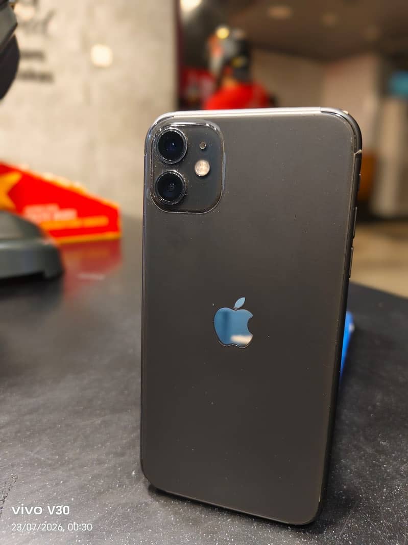 Apple iPhone 11 3