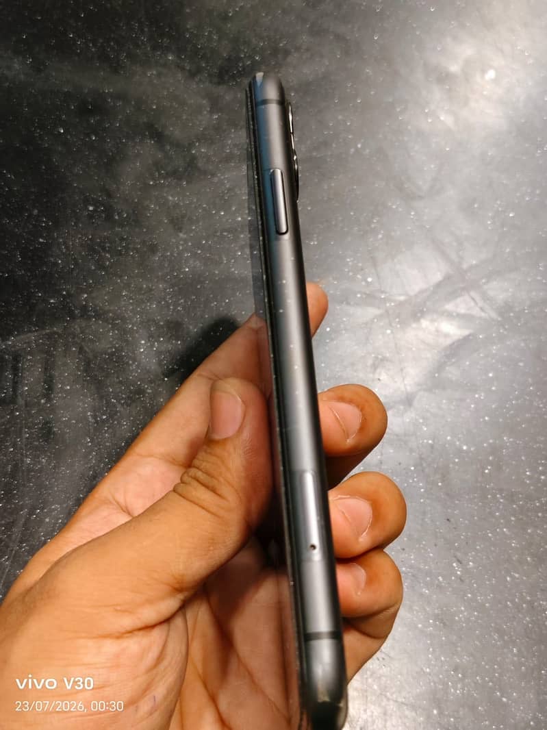 Apple iPhone 11 5