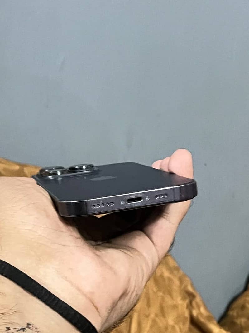Apple iPhone 14 Pro 1