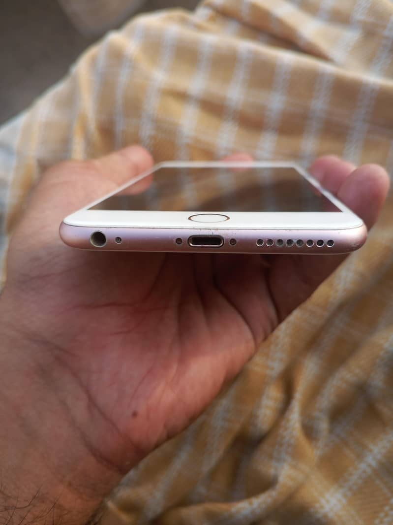 Apple iPhone 6S Plus 0