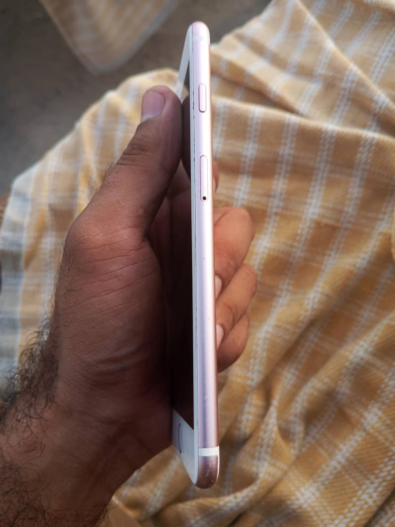 Apple iPhone 6S Plus 2