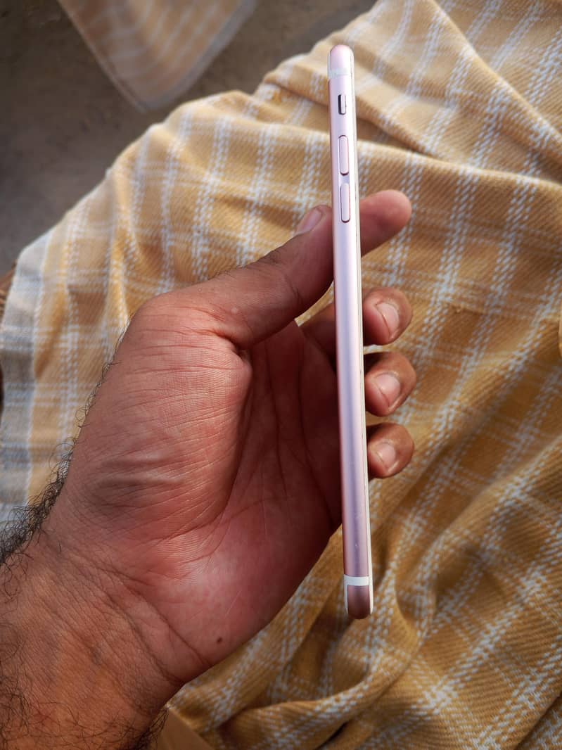 Apple iPhone 6S Plus 3