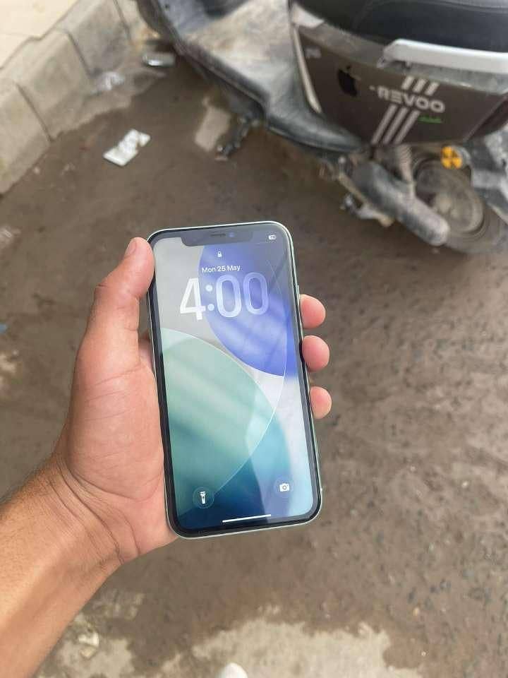 Apple iPhone 11 4