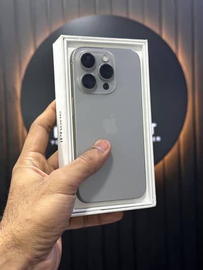 Apple iPhone 15 Pro 128 gb factory unlock with box      12 13 14 16 17