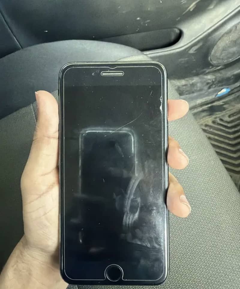 Apple iPhone 7 Plus 3