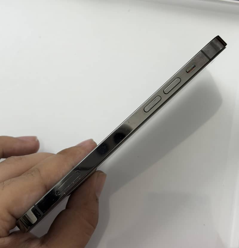 Apple iPhone 12 Pro 2