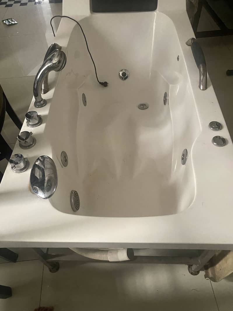 Jacuzzi new condition 1