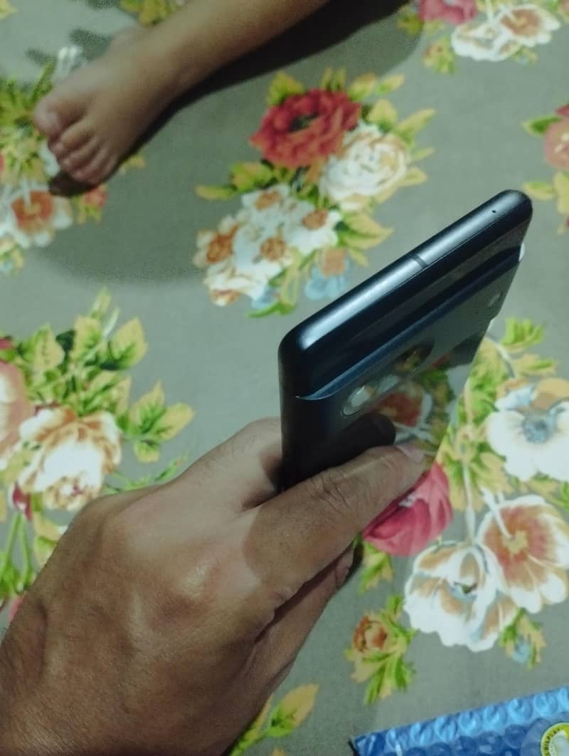 Google Pixel 7 4