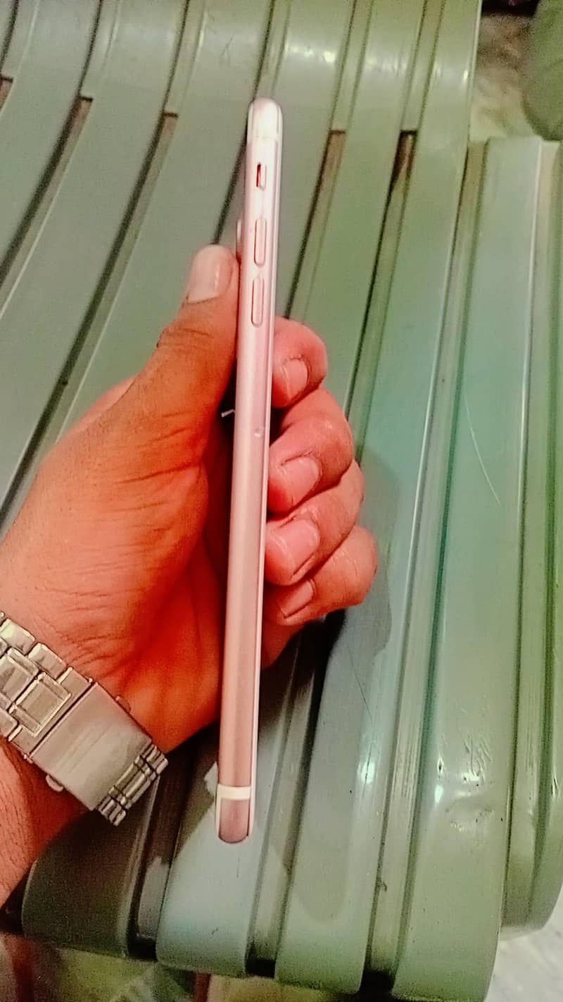Apple iPhone 7 Plus 2