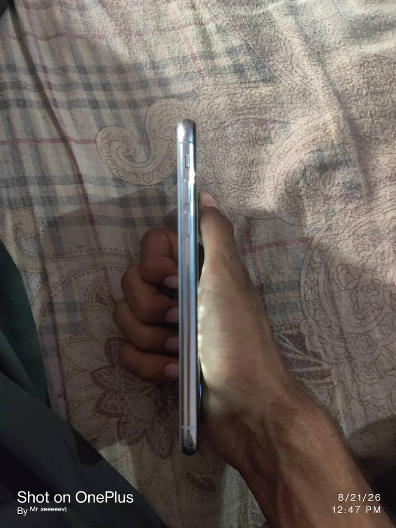 Apple iPhone X 3