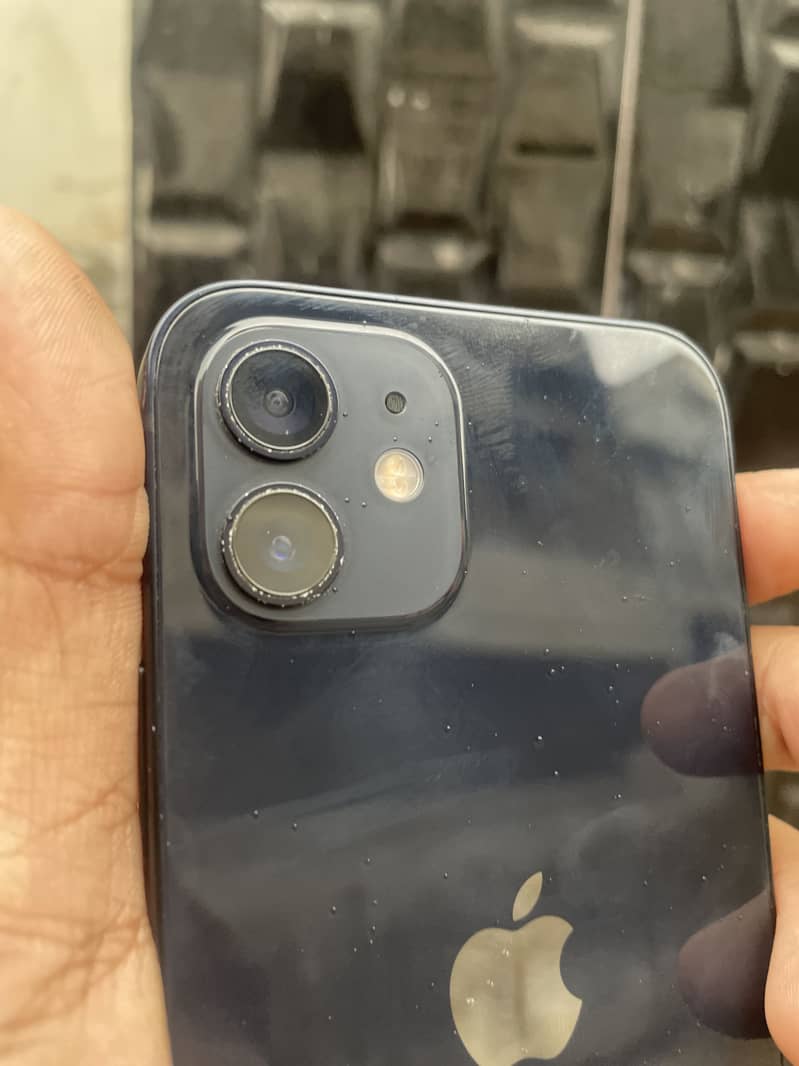 Apple iPhone 12 6