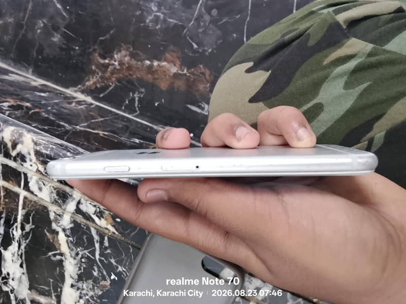 Apple iPhone 6S 3
