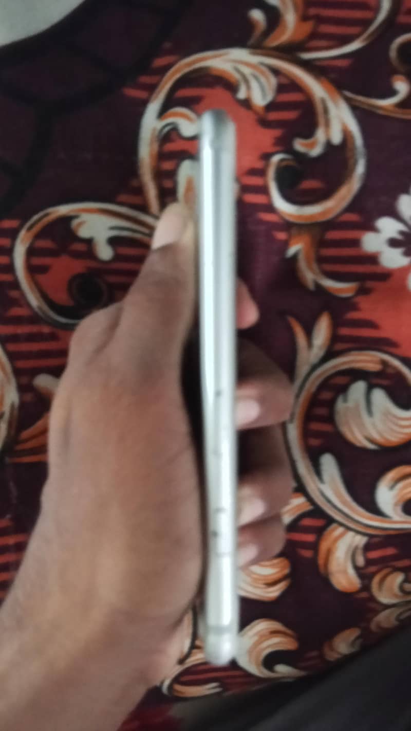 Apple iPhone 7 4