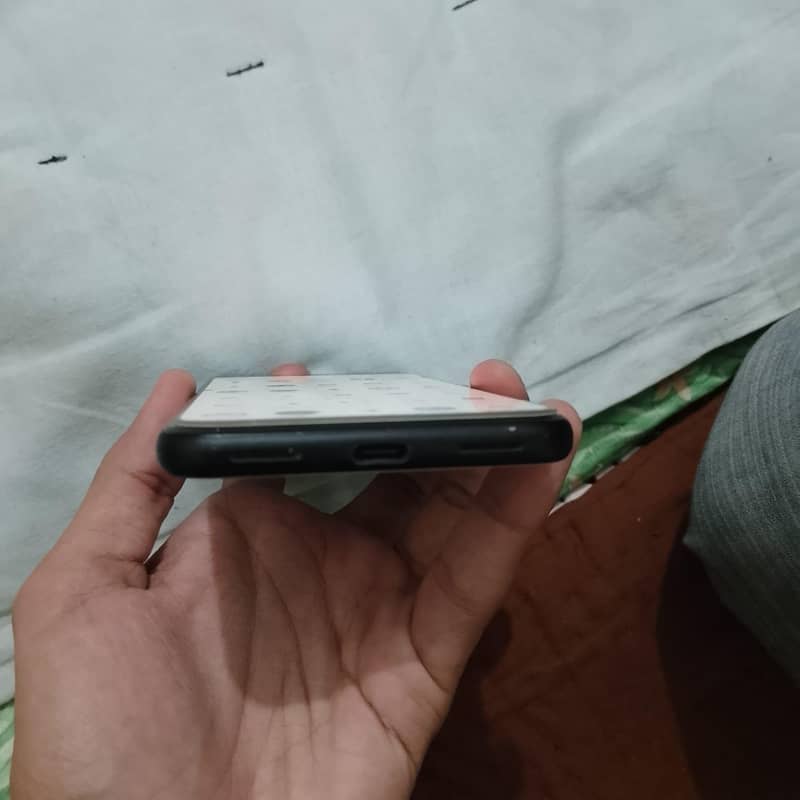 Google Pixel 4 3