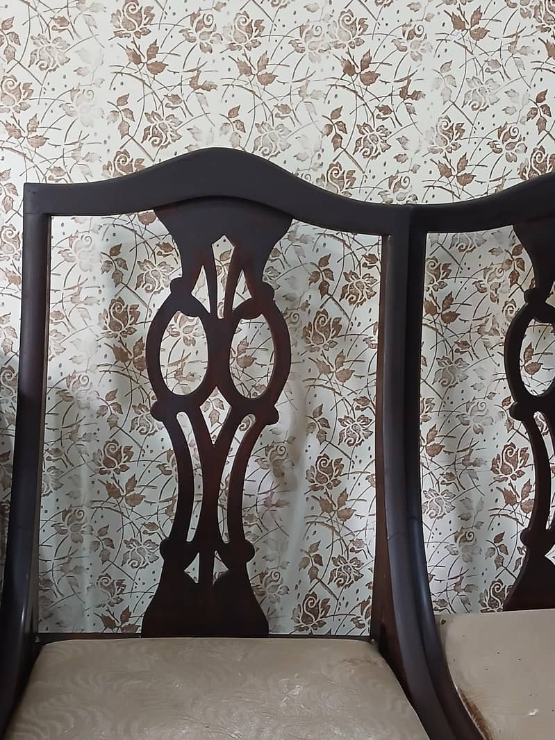 DINING TABLE 0
