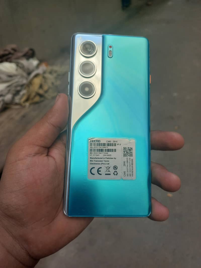 Tecno CAMON 40 Pro 0