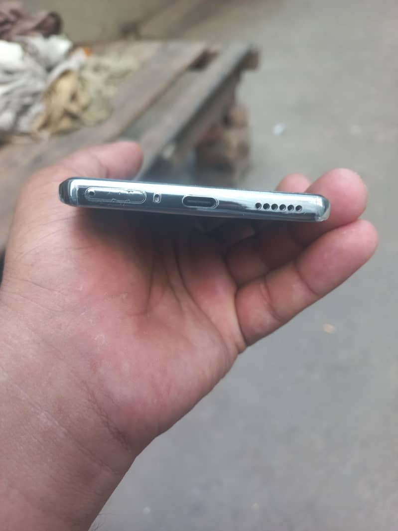Tecno CAMON 40 Pro 4