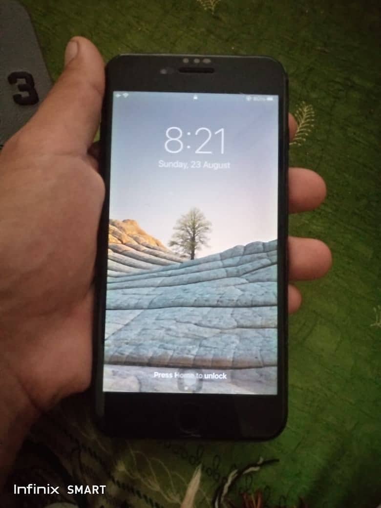 Apple iPhone 7 Plus 1