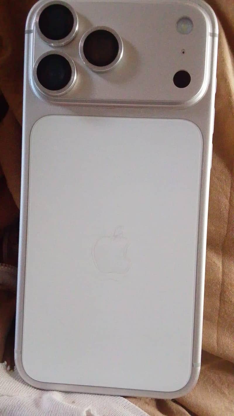 Apple iPhone 17 Pro Max 0