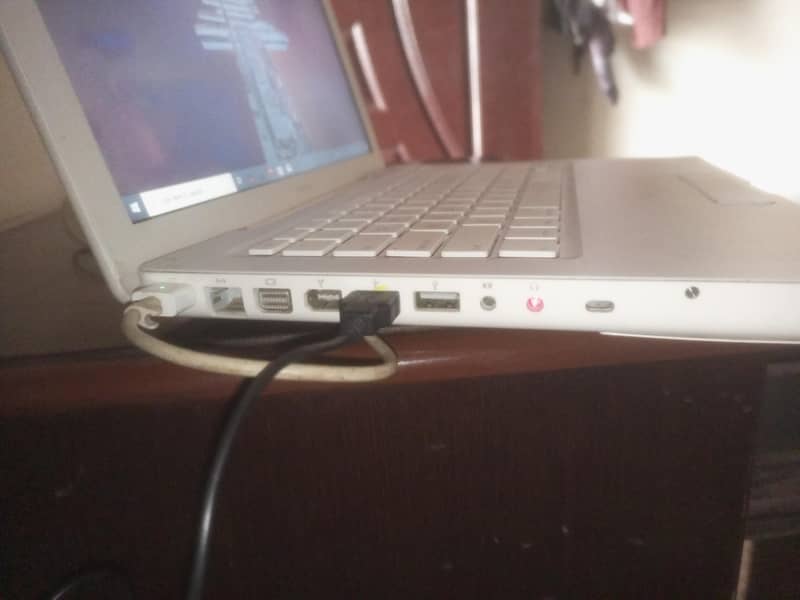 apple MacBook 2