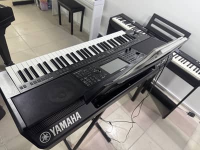 Yamaha sx900 with original supply bag and lyrics stand