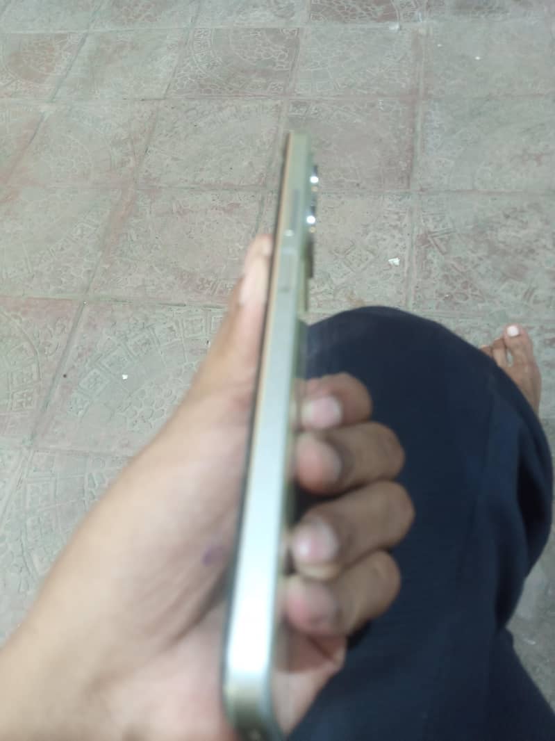 Realme C53 4