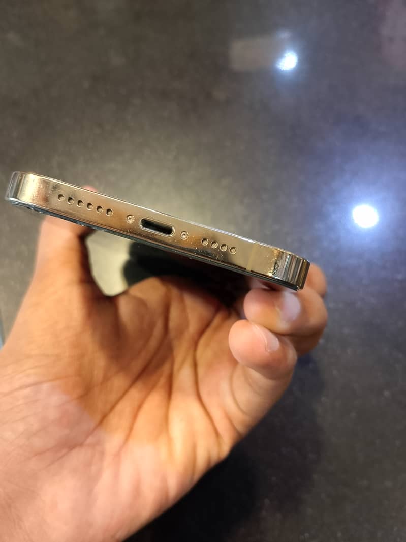 Apple iPhone 12 Pro Max 3
