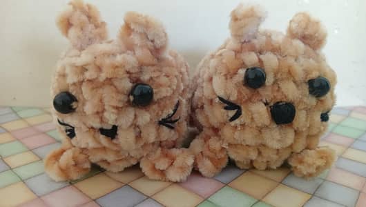 handmade crochet cat 