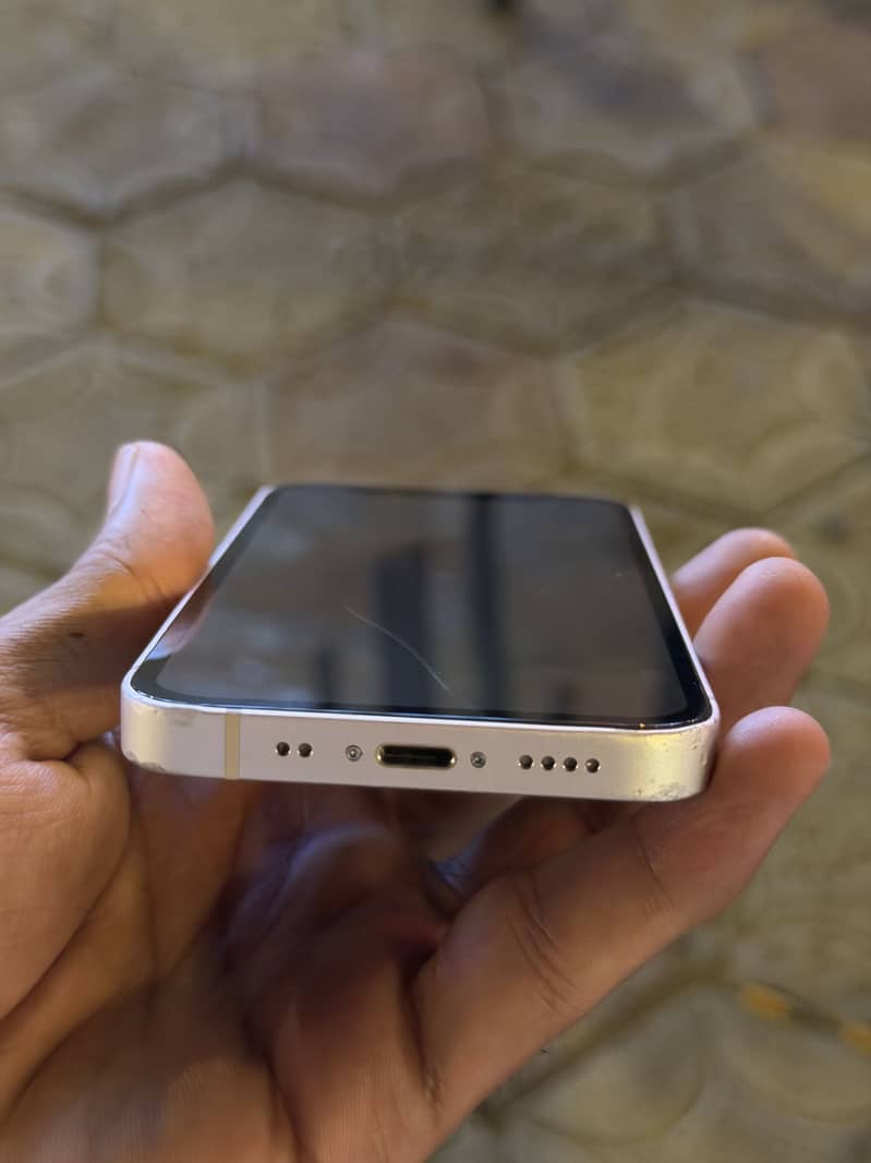 Apple iPhone 13 mini 6
