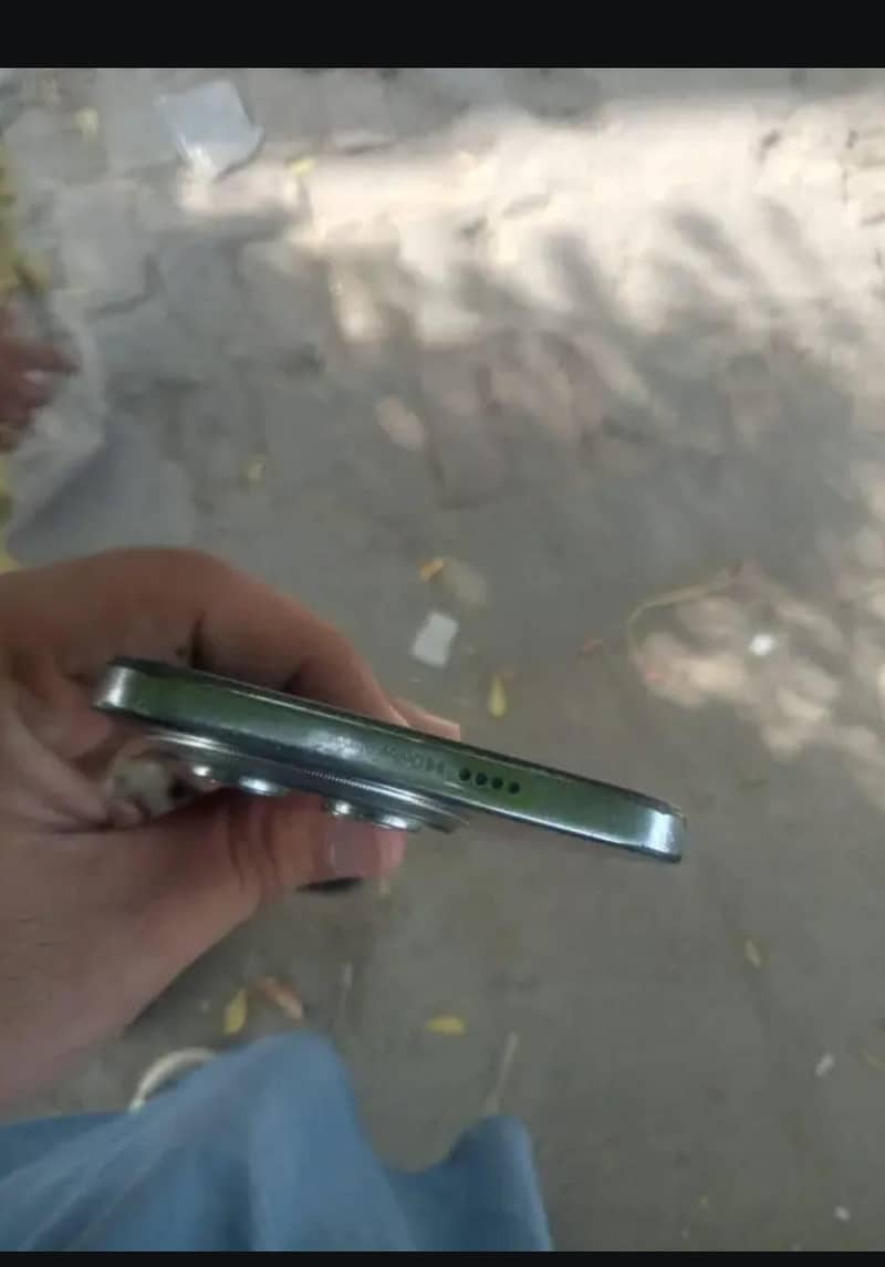 Tecno SPARK 30 Pro 2