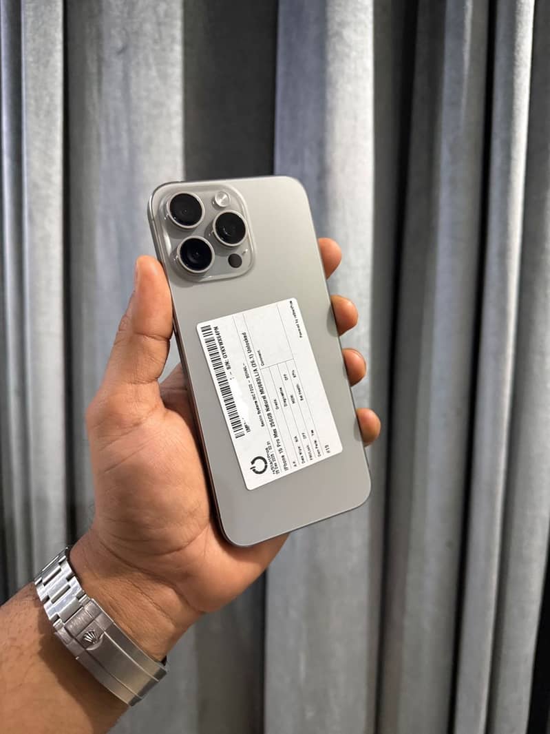 Apple iPhone 15 Pro Max 0