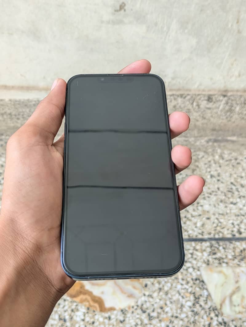 Apple iPhone 13 6