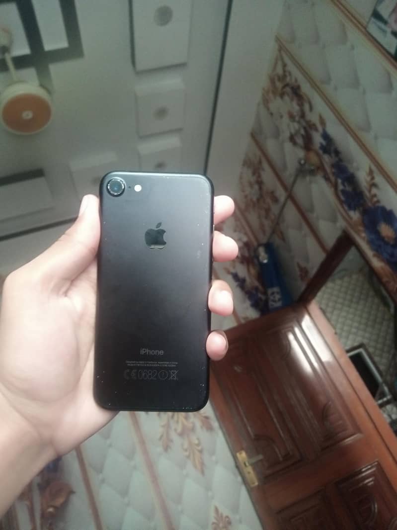 Apple iPhone 7 1