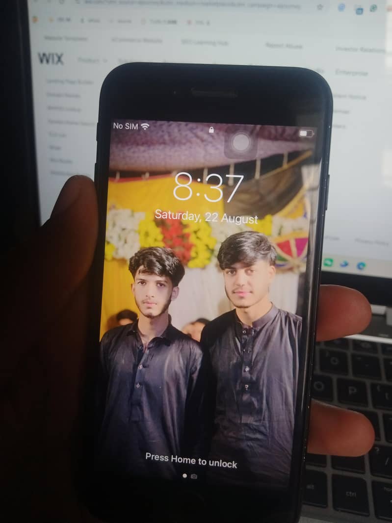 Apple iPhone 7 2