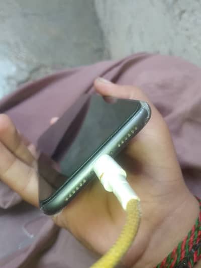 Apple iPhone 11 64 gb factory unlocked water pack lush condition