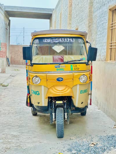 CNG auto rikhsa 10-0