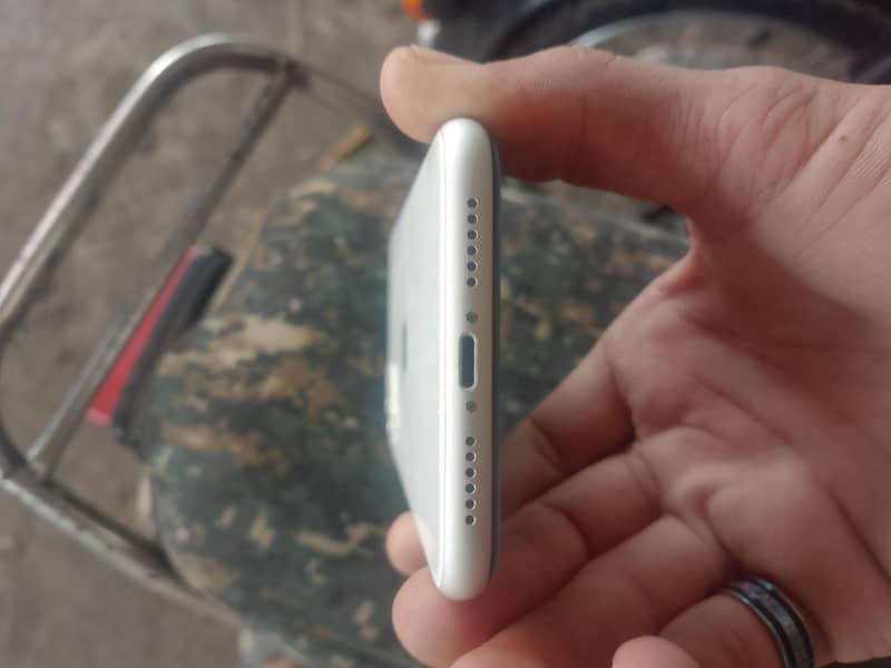 Apple iPhone 11 2