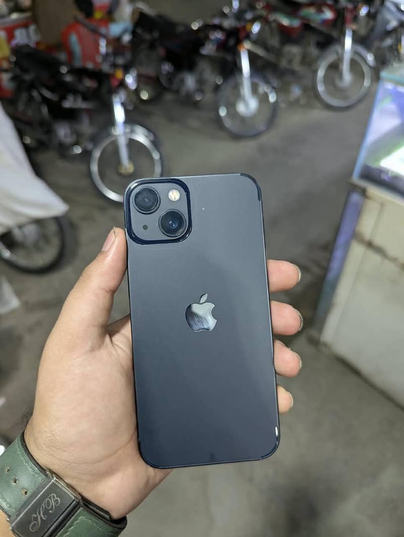 Apple iPhone 13 0