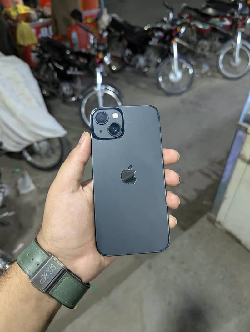 Apple iPhone 13 1