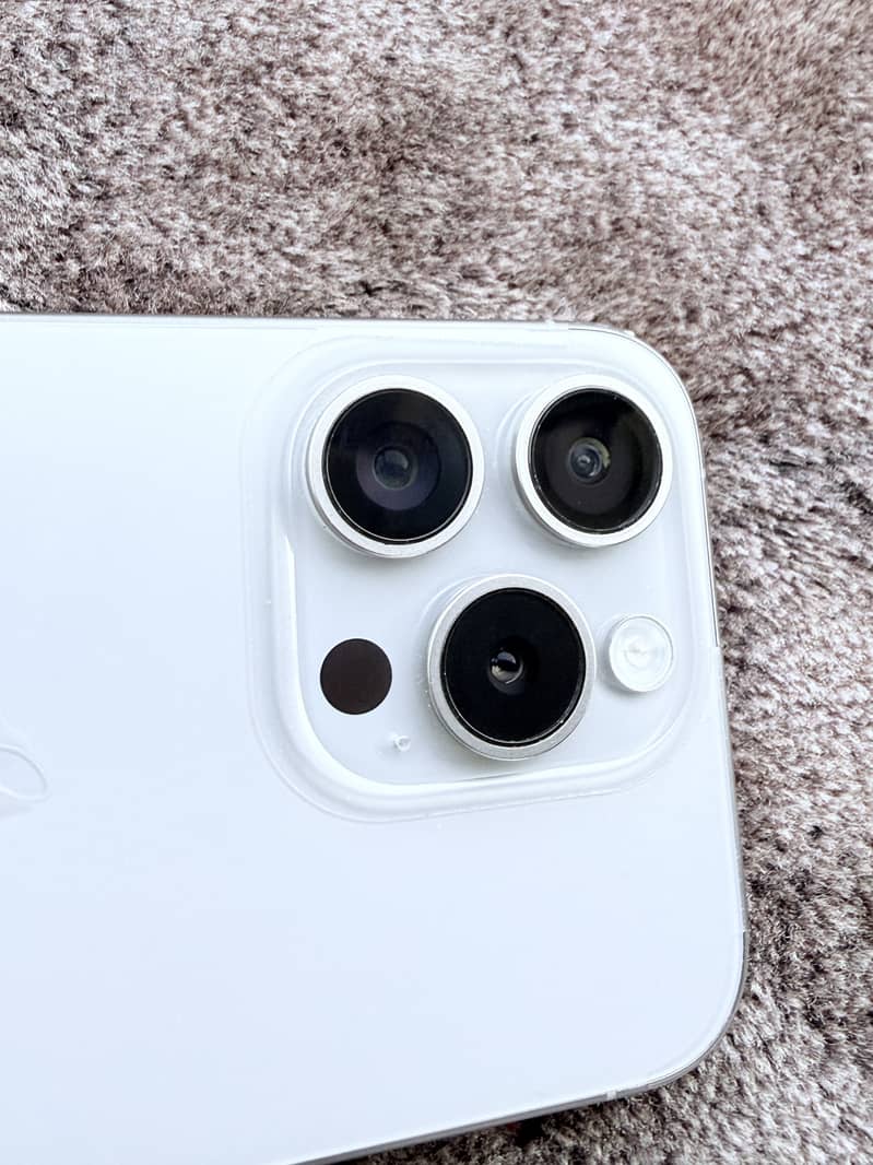 Apple iPhone 15 Pro 1