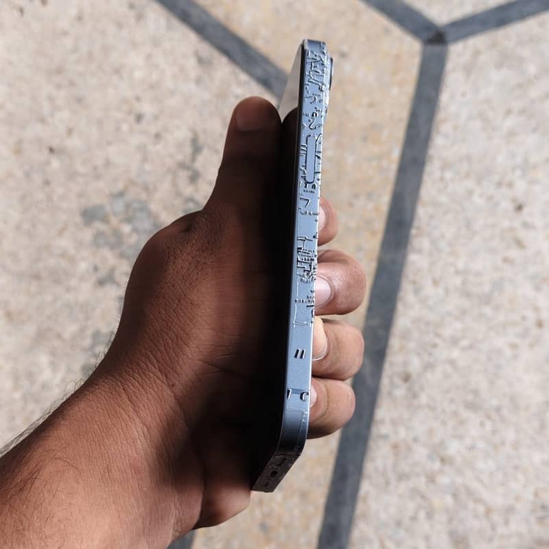 Apple iPhone 14 2