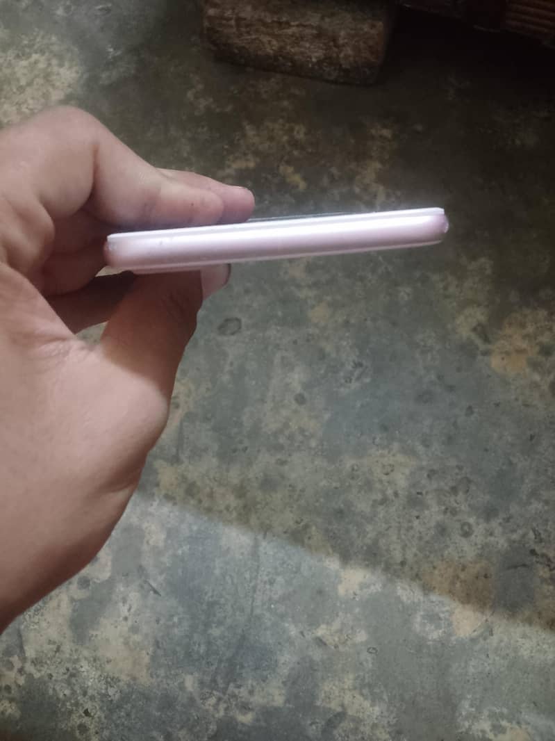 Apple iPhone 7 Plus 0