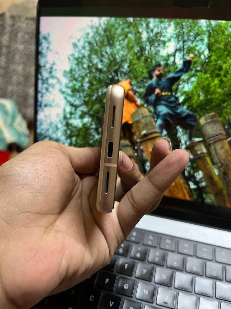 Pixel 8 8/128 10/10 Condition 2