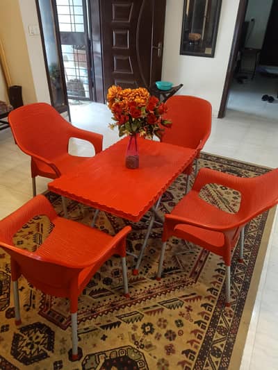 4 Plastic Chairs Table Set