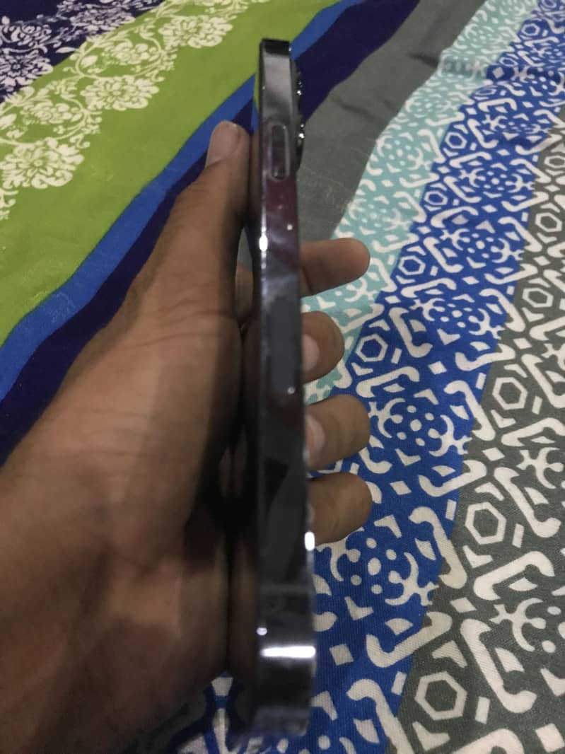 Apple iPhone 13 Pro Max 5