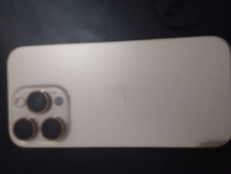 Apple iPhone 16 Pro 2