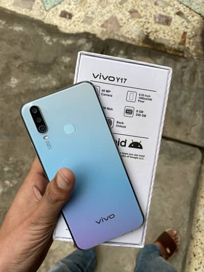Vivo 8/256 with box