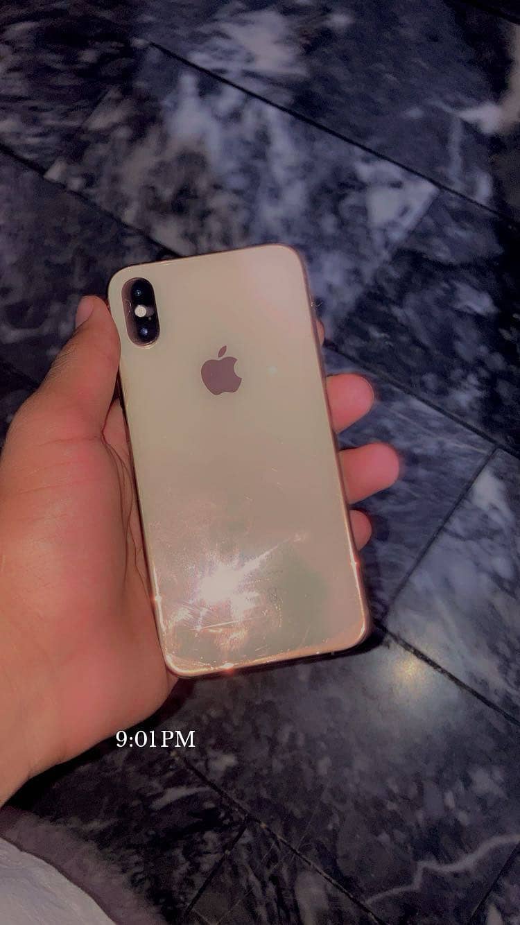 Apple iPhone XS 4