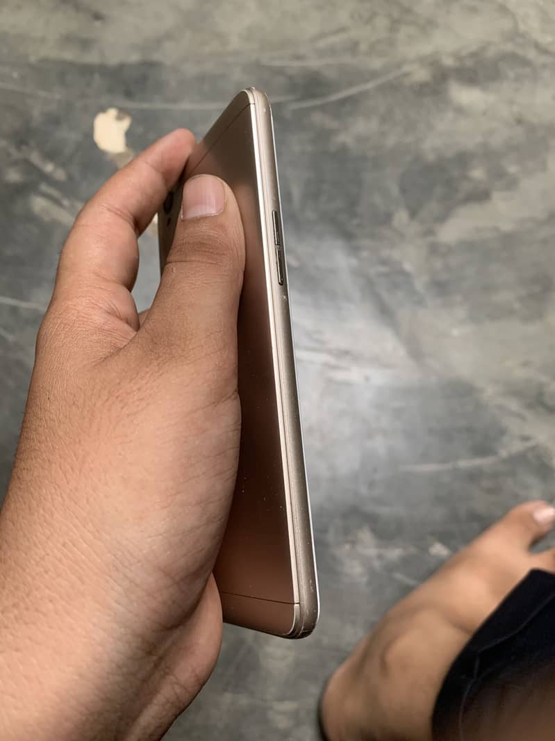 OPPO A37 5