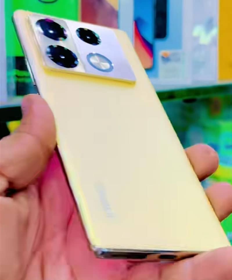 Infinix Note 40 Pro 0